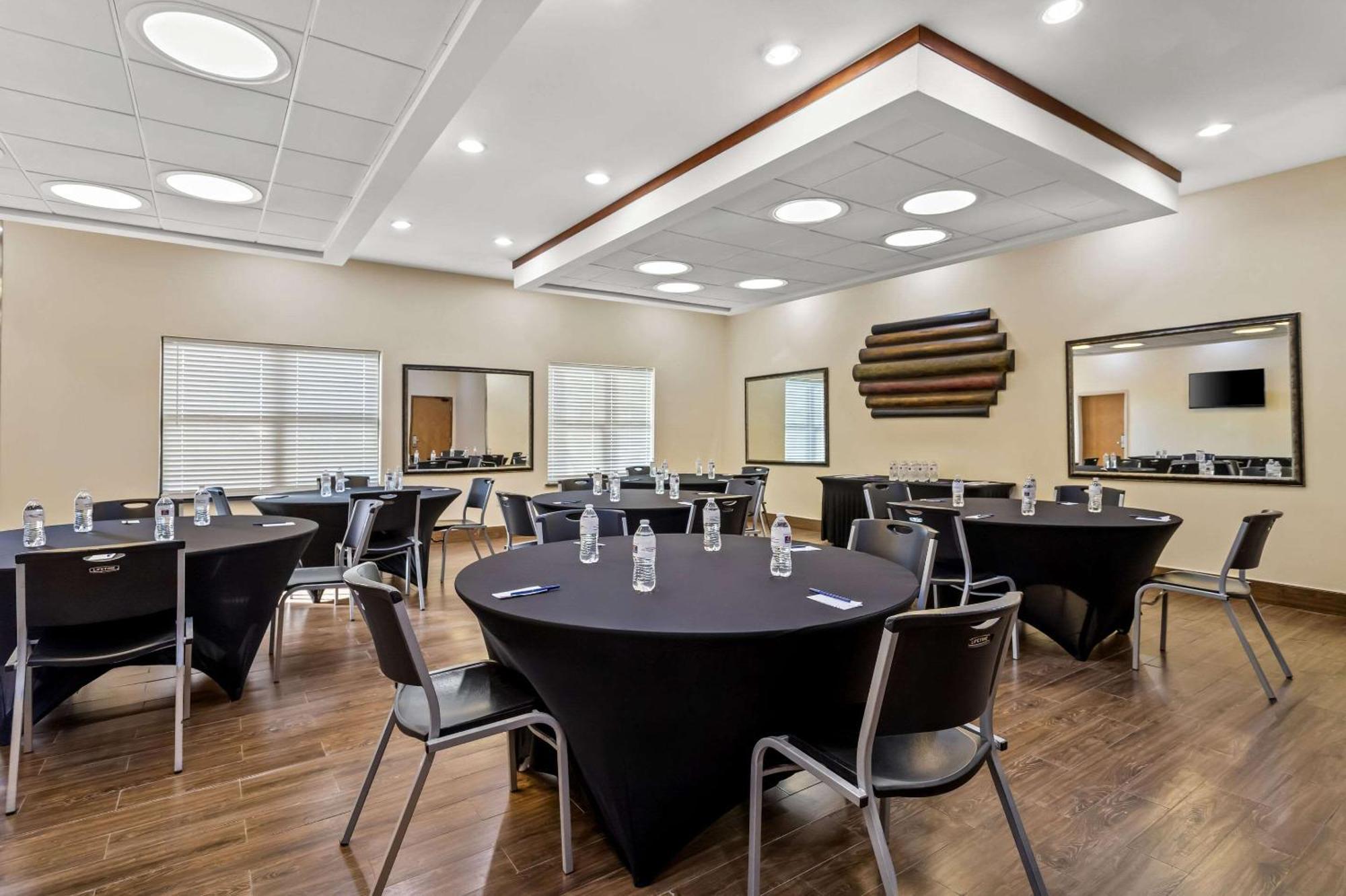 Comfort Suites Roswell Bagian luar foto