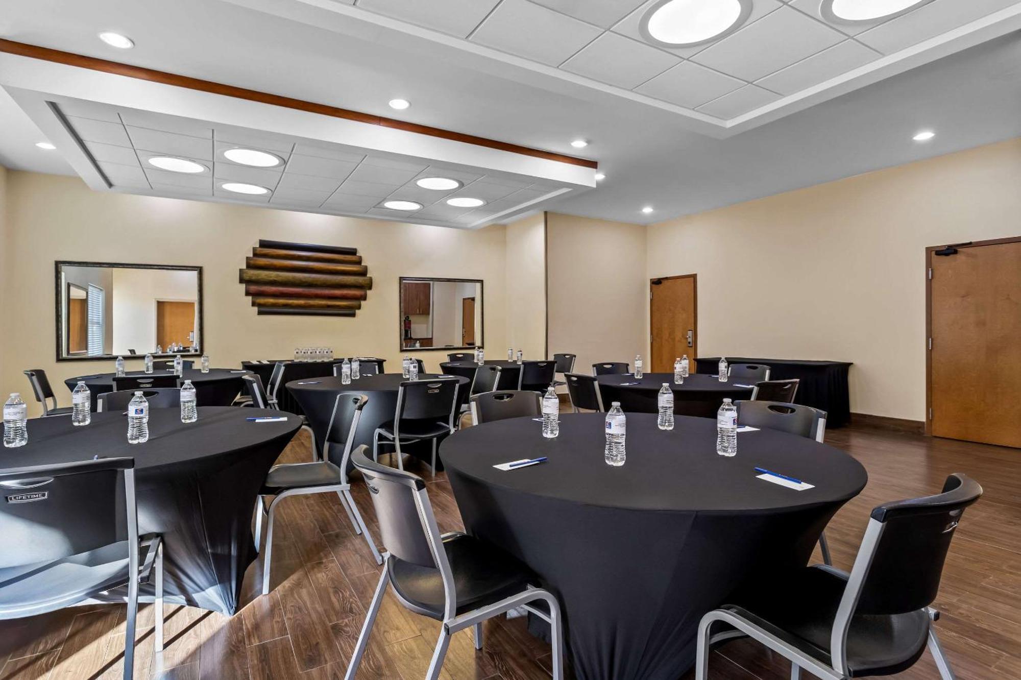 Comfort Suites Roswell Bagian luar foto