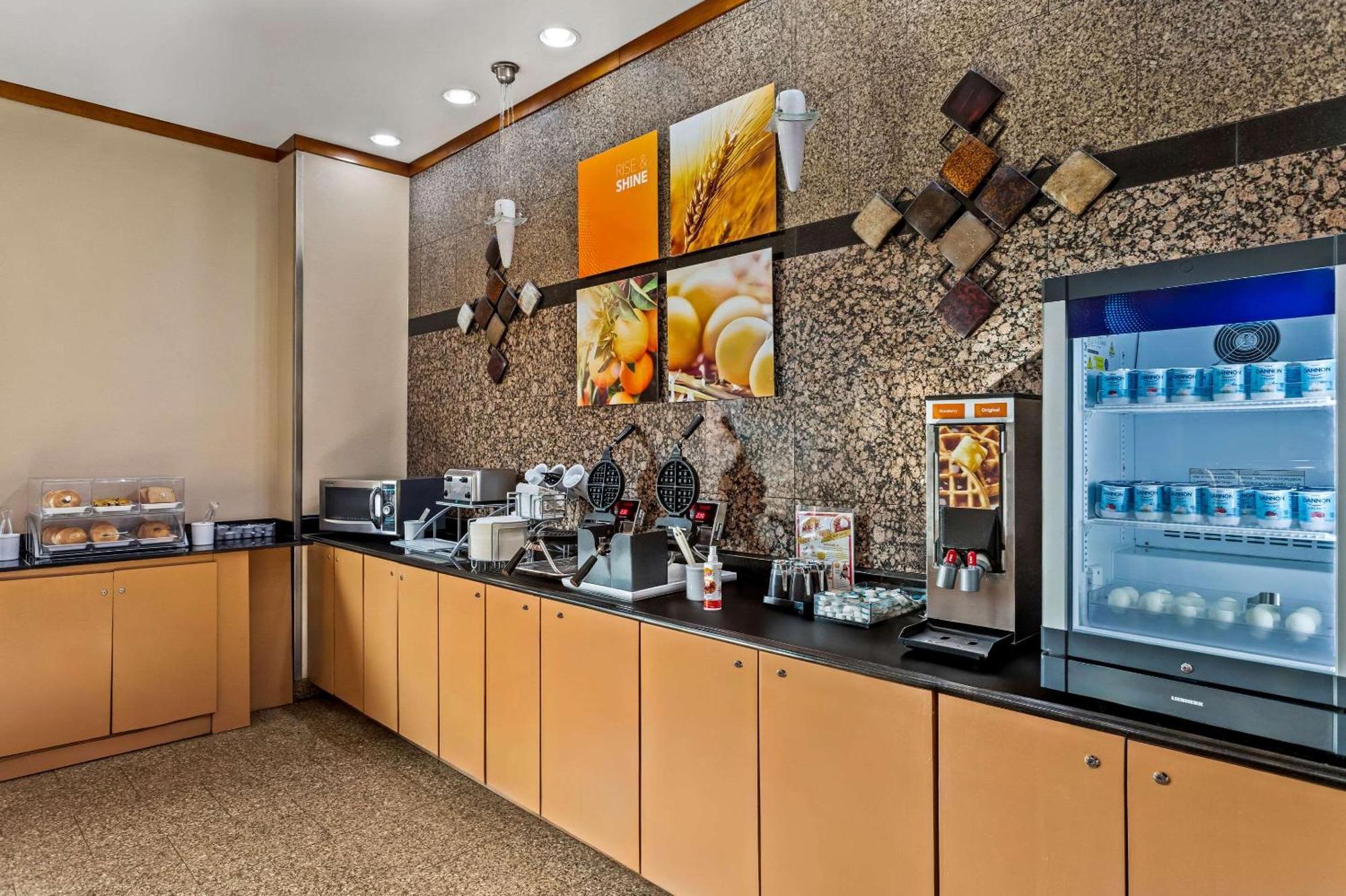 Comfort Suites Roswell Bagian luar foto